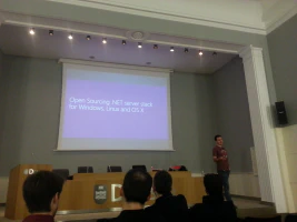 Desarrollo de aplicaciones web con .NET en MAC o Linux Desarrollo de aplicaciones web con .NET en MAC o Linux