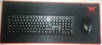 Alfombrilla, teclado y ratón