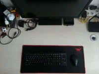 Escritorio con NUC Escritorio con NUC