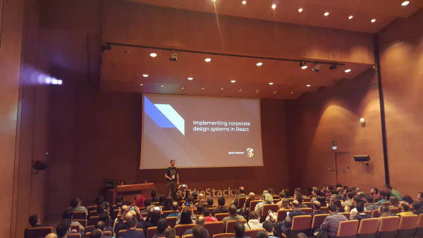 Implementing corporate Design Systems in React por Ignacio Velázquez Implementing corporate Design Systems in React por Ignacio Velázquez