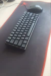 Disposición en el escritorio del teclado DIERYA DK63